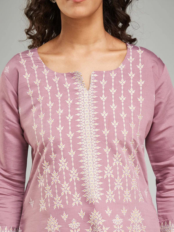 This elegant Designer Kurta Suit Set