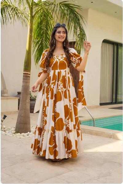 Upgrade your wardrobe with this elegant and chic maxi dress