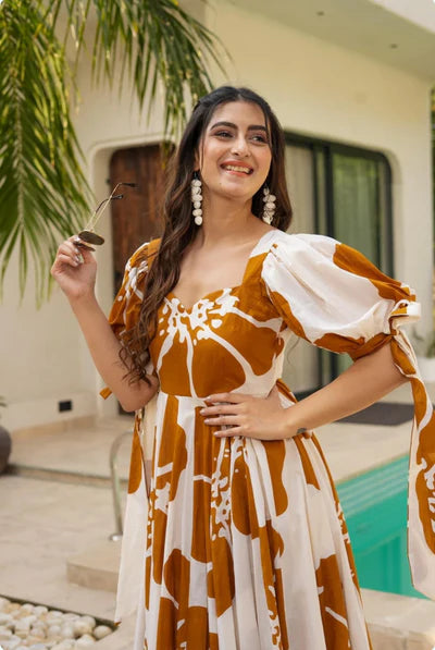 Upgrade your wardrobe with this elegant and chic maxi dress